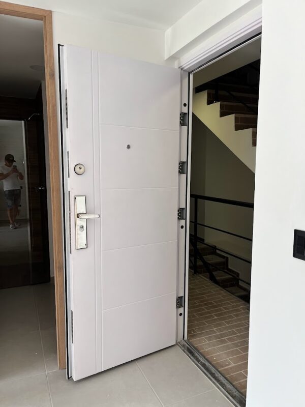 Puertas de Seguridad - Image 2